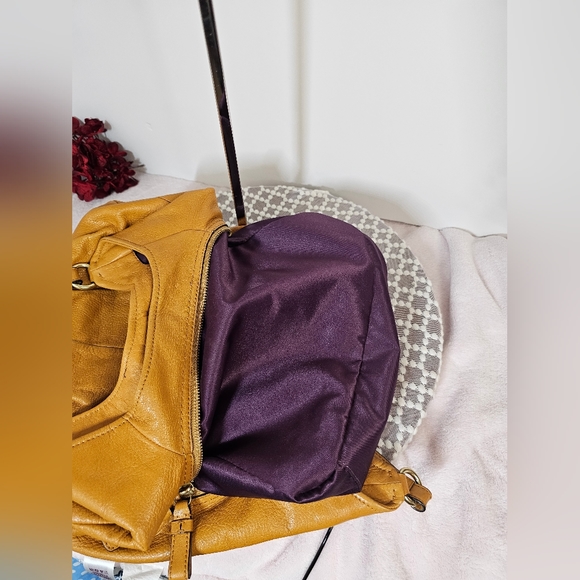 ❤EUC CarryAllLeather 3 Compartment Shoulder Bag. - Picture 14 of 15